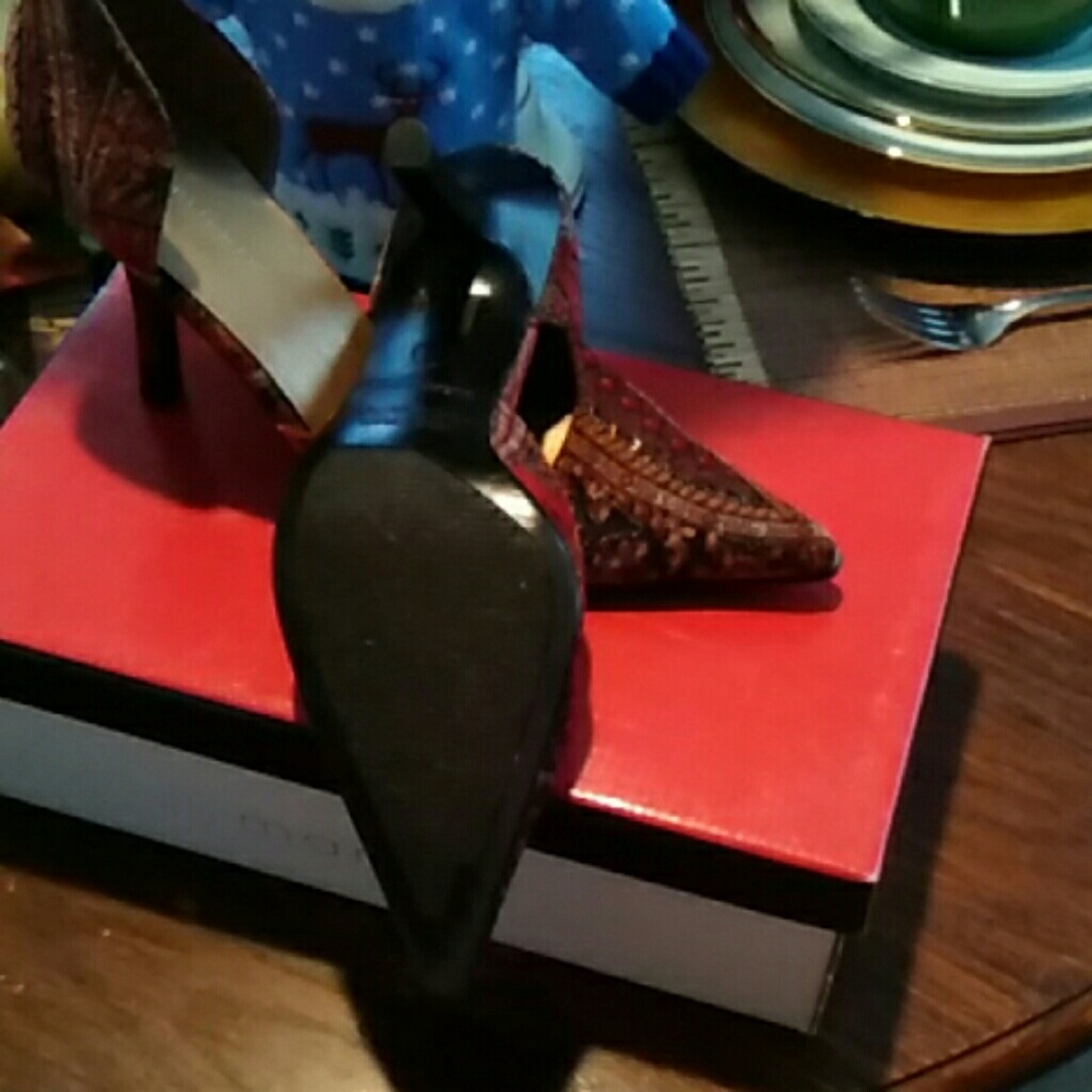 Shoes - Picture 3 of 3